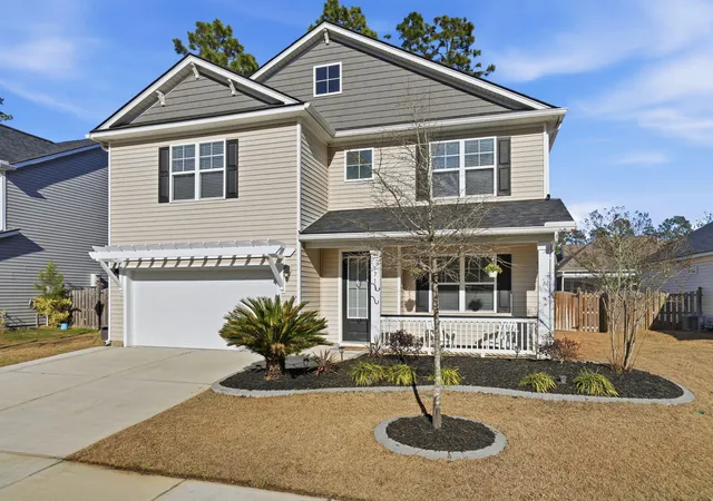 Photo 2 of Single family home for sale at 711 Kilarney Rd, Summerville, SC 29483 | MLS# 26020095 | Listing updated on 2026-08-10
