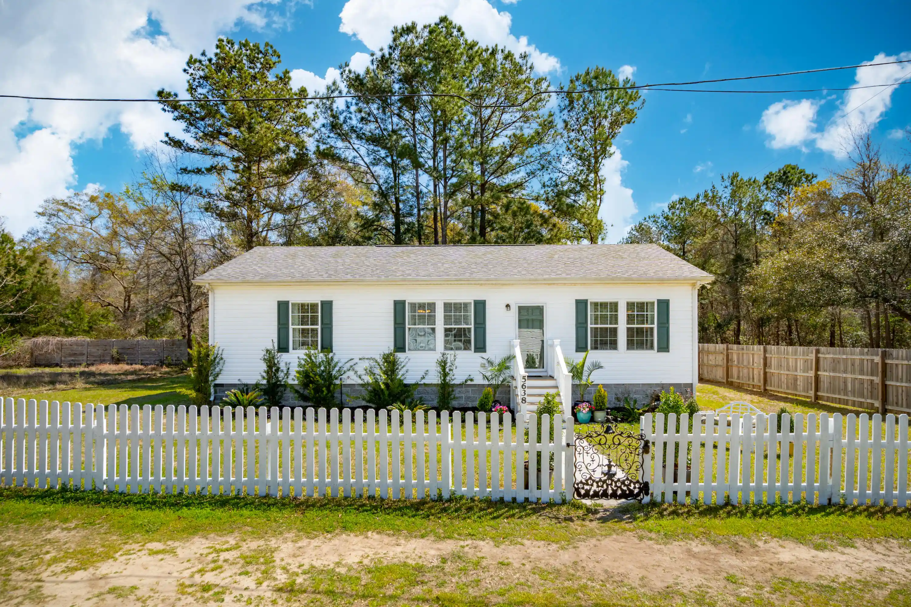 Photo 1 of Single family home for sale at 5638 Dixie Plantation Rd, Hollywood, SC 29449 | MLS# 26028205 | Listing updated on 2026-10-18