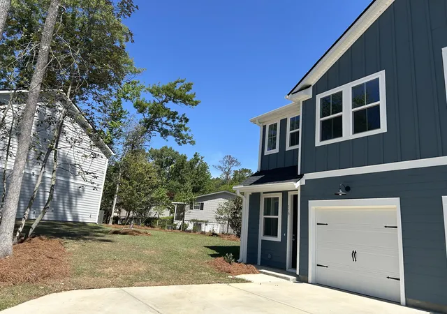Photo 1 of Townhouse for sale at 119 Berry Shls Dr, Summerville, SC 29485 | MLS# 26010699 | Listing updated on 2026-09-13