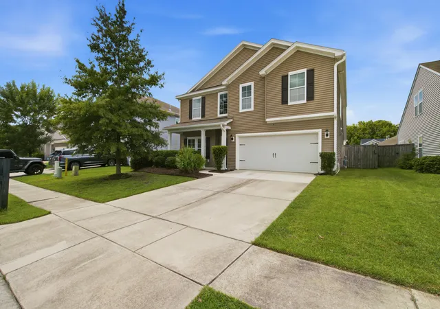 Photo 3 of Single family home for sale at 613 Zinnia Dr, Goose Creek, SC 29445 | MLS# 26022914 | Listing updated on 2026-09-01
