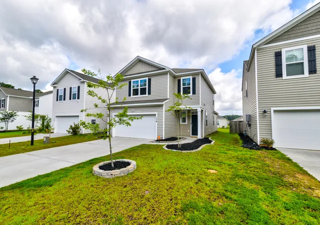 Photo 2 of Single family home for sale at 114 Sunray Ln, Summerville, SC 29486 | MLS# 26018434 | Listing updated on 2026-08-31