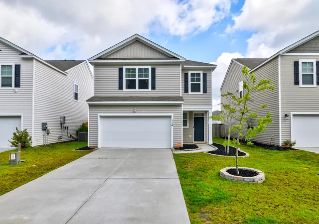 Photo 3 of Single family home for sale at 114 Sunray Ln, Summerville, SC 29486 | MLS# 26018434 | Listing updated on 2026-08-31