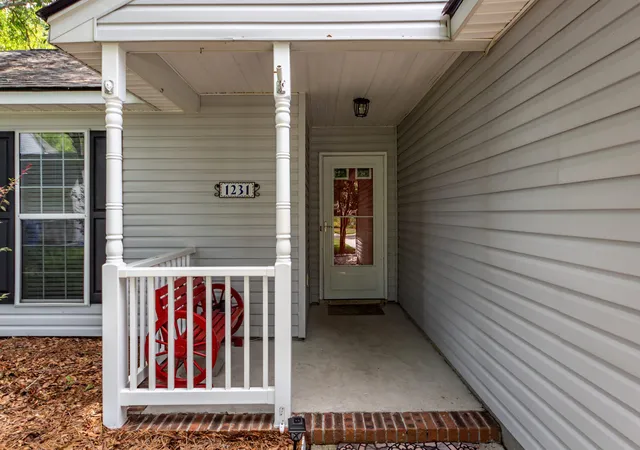 Photo 2 of Single family home for sale at 1231 Ctr Lake Dr, Mount Pleasant, SC 29464 | MLS# 26020634 | Listing updated on 2026-07-22