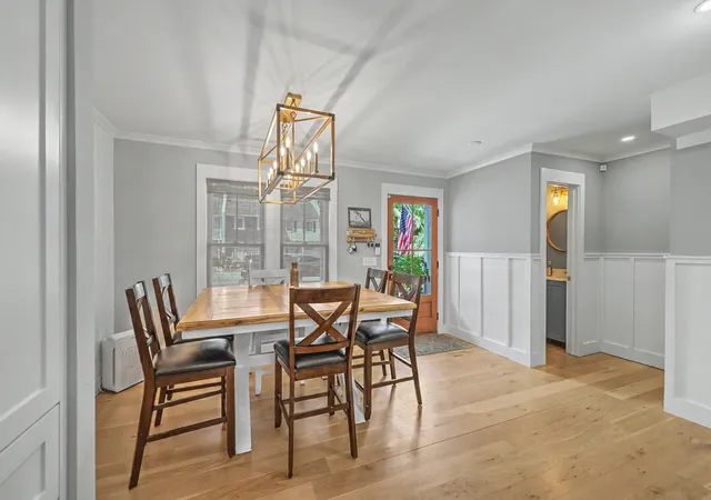 3rd image of 952 Myrtle Ct, Mount Pleasant, SC 29464 | MLS# 26021270