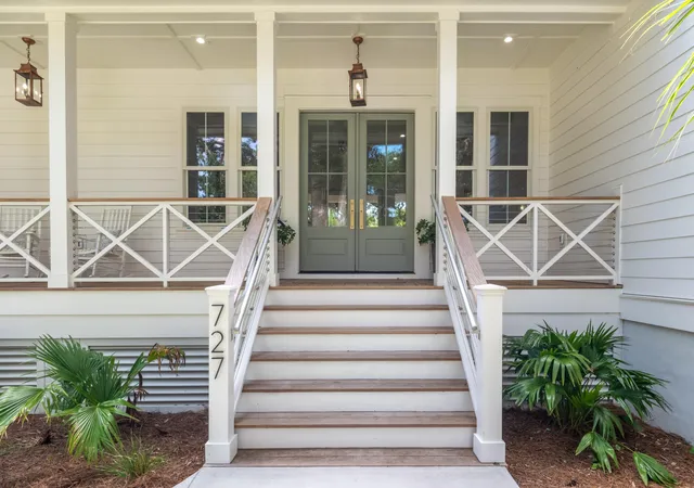 Photo 3 of Single family home for sale at 727 Mccants Dr, Mount Pleasant, SC 29464 | MLS# 26022526 | Listing updated on 2026-09-11