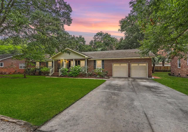 Photo 4 of Single family home for sale at 1320 Coleridge St, Charleston, SC 29407 | MLS# 26017956 | Listing updated on 2026-09-12