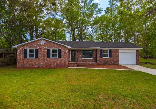 Photo 2 of Single family home for sale at 2219 N Dallerton Cir, Charleston, SC 29414 | MLS# 26009900 | Listing updated on 2026-09-08