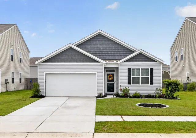 Photo 1 of Single family home for sale at 160 Lagoona Dr, Summerville, SC 29483 | MLS# 26021554 | Listing updated on 2026-09-11