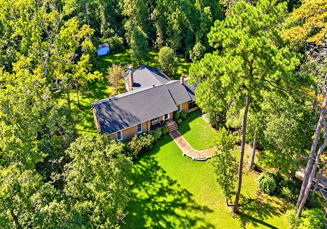 Single family home for sale at 208 E Carolina Ave, Summerville, SC 29483 | MLS# 26028593