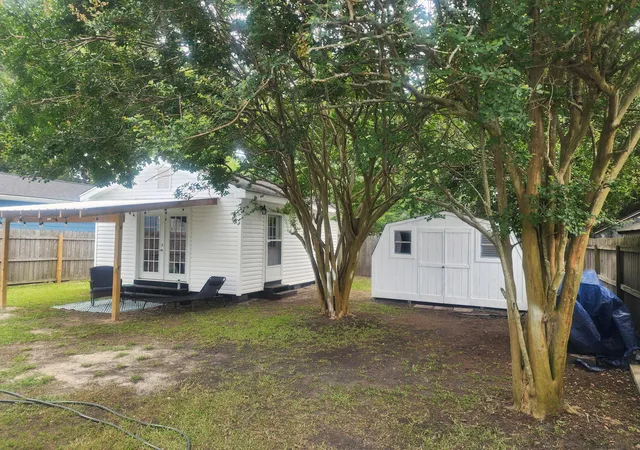 Homes for sale in Hanahan, SC | 5825 Moore St, Hanahan, SC 29410 | MLS# 26016561