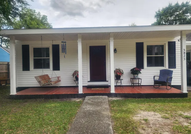 Homes for sale in Hanahan, SC | 5825 Moore St, Hanahan, SC 29410 | MLS# 26016561
