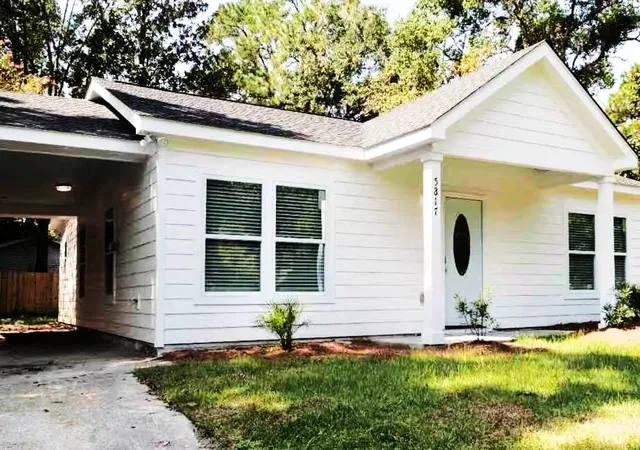Homes for sale in Hanahan, SC | 5817 Chaucer Dr, Hanahan, SC 29410 | MLS# 26018342