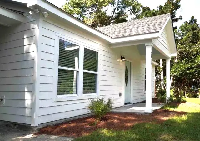 Homes for sale in Hanahan, SC | 5817 Chaucer Dr, Hanahan, SC 29410 | MLS# 26018342