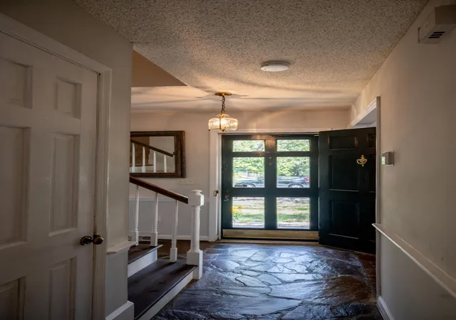 Photo 3 of Single family home for sale at 611 Beauregard St, Charleston, SC 29412 | MLS# 26023848 | Listing updated on 2026-08-24
