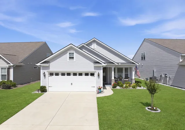 Photo 1 of Single family home for sale at 133 Leeward Landing, Summerville, SC 29486 | MLS# 26015174 | Listing updated on 2026-09-18