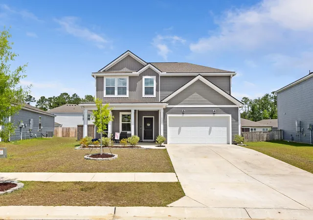 Photo 1 of Single family home for sale at 132 Eldridge St, Summerville, SC 29486 | MLS# 26015398 | Listing updated on 2026-10-14