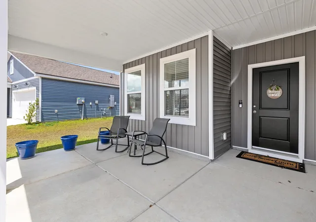 Photo 2 of Single family home for sale at 132 Eldridge St, Summerville, SC 29486 | MLS# 26015398 | Listing updated on 2026-10-14