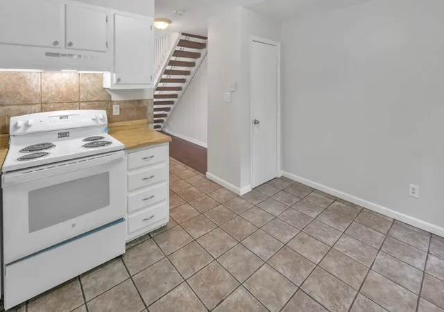 Photo 4 of Multi family home for sale at 1212 Boone Hl Rd #A-D, Summerville, SC 29483 | MLS# 26015827 | Listing updated on 2026-06-01