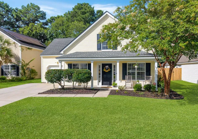 Photo 1 of Single family home for sale at 1137 Peninsula Cove Dr, Charleston, SC 29492 | MLS# 26024279 | Listing updated on 2026-09-03