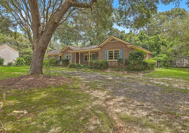 3rd image of 1611 Bacons Bridge Rd, Summerville, SC 29485 | MLS# 26021077