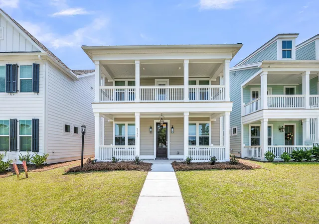 Photo 1 of Single family home for sale at 4 Cantona Dr, Summerville, SC 29483 | MLS# 25030906 | Listing updated on 2026-08-31