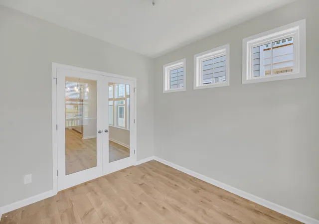 Photo 3 of Single family home for sale at 4 Cantona Dr, Summerville, SC 29483 | MLS# 25030906 | Listing updated on 2026-08-31