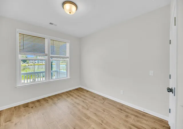 Photo 4 of Single family home for sale at 4 Cantona Dr, Summerville, SC 29483 | MLS# 25030906 | Listing updated on 2026-08-31