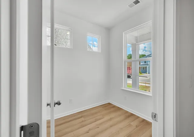 Photo 3 of Single family home for sale at 440 Cadbury Loop, Summerville, SC 29486 | MLS# 26022296 | Listing updated on 2026-10-06