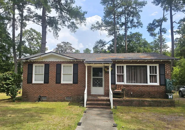 Homes for sale in Walterboro, SC | 205 Forest Cir, Walterboro, SC 29488 | MLS# 26020009