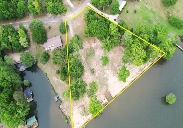 Homes for sale in Summerton, SC | 3226 Francis Marion Blvd, Summerton, SC 29148 | MLS# 26000193