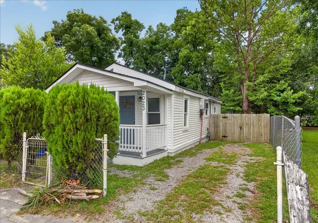 2nd image of 2023 Hugo Ave, North Charleston, SC 29405 | MLS# 26017662
