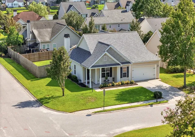 Photo 1 of Single family home for sale at 114 Cannonsmill Ln, Summerville, SC 29485 | MLS# 26023622 | Listing updated on 2026-09-13