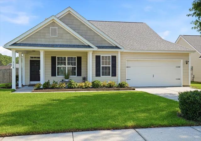 Photo 3 of Single family home for sale at 114 Cannonsmill Ln, Summerville, SC 29485 | MLS# 26023622 | Listing updated on 2026-09-13