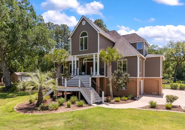 Homes for sale in Summerville, SC | 975 Mayfield St, Summerville, SC 29485 | MLS# 26013264