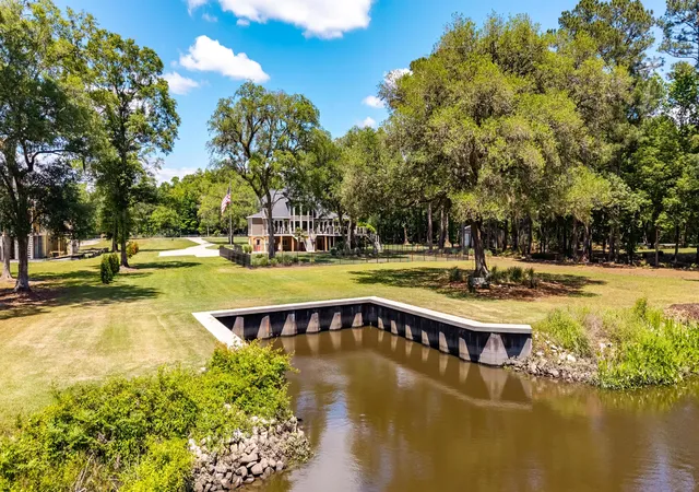 Homes for sale in Summerville, SC | 975 Mayfield St, Summerville, SC 29485 | MLS# 26013264