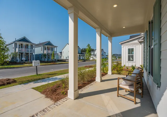 Photo 3 of Single family home for sale at 744 Blueway Ave, Summerville, SC 29486 | MLS# 26017752 | Listing updated on 2026-09-14