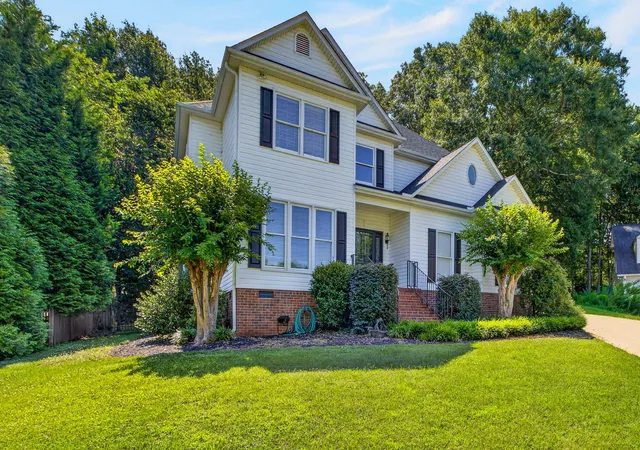 1st image of 5 Huntsman Ct, Simpsonville, SC 29680 | MLS# 26017371