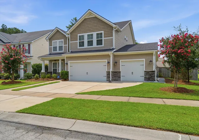 Photo 3 of Single family home for sale at 100 Royal Star Rd, Summerville, SC 29486 | MLS# 26019713 | Listing updated on 2026-09-20