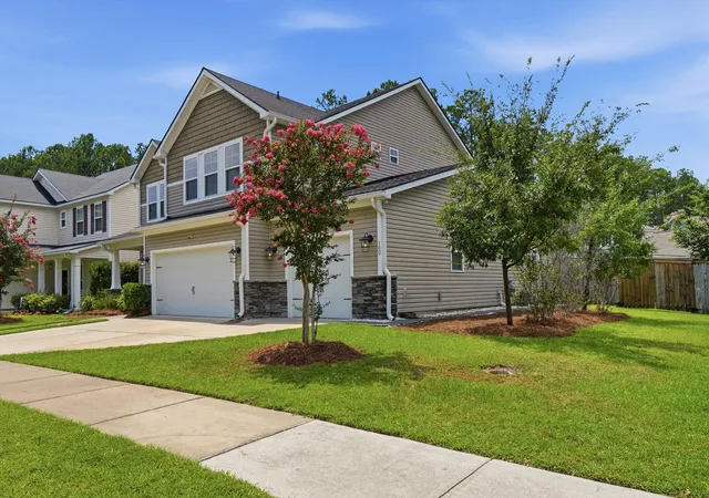 Photo 4 of Single family home for sale at 100 Royal Star Rd, Summerville, SC 29486 | MLS# 26019713 | Listing updated on 2026-09-20
