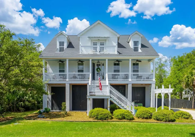 Photo 1 of Single family home for sale at 1541 Periwinkle Dr, Mount Pleasant, SC 29466 | MLS# 26009352 | Listing updated on 2026-09-02