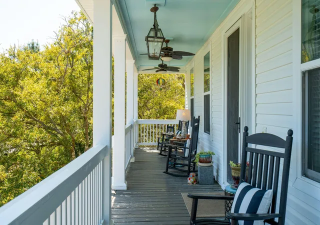 Photo 4 of Single family home for sale at 1541 Periwinkle Dr, Mount Pleasant, SC 29466 | MLS# 26009352 | Listing updated on 2026-09-02