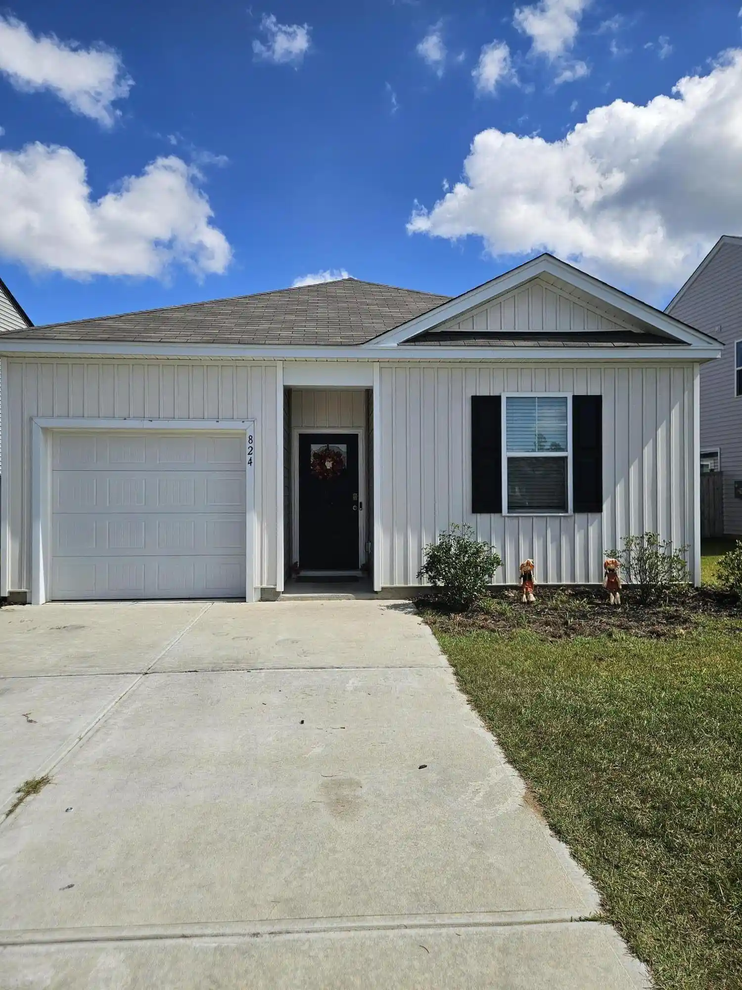 Photo 1 of Single family home for sale at 824 Lilyford Ln, Summerville, SC 29486 | MLS# 26028610 | Listing updated on 2026-10-28