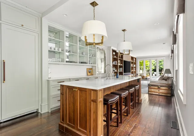 Homes for sale in Charleston, SC | 101 Tradd St, Charleston, SC 29401 | MLS# 26014229