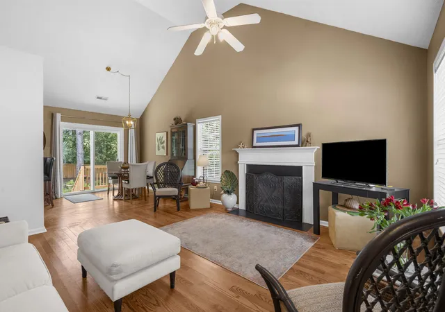 Photo 4 of Single family home for sale at 109 Sea Cotton Cir, Charleston, SC 29412 | MLS# 26018305 | Listing updated on 2026-07-09