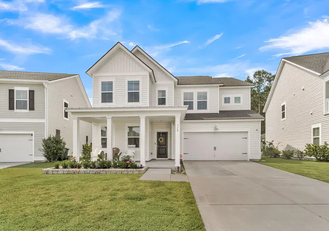 Photo 1 of Single family home for sale at 118 Red Bluff St, Summerville, SC 29483 | MLS# 26024272 | Listing updated on 2026-09-11