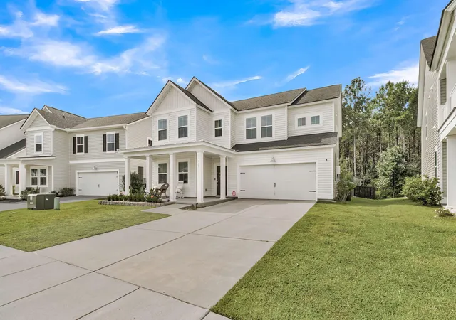 Photo 2 of Single family home for sale at 118 Red Bluff St, Summerville, SC 29483 | MLS# 26024272 | Listing updated on 2026-09-11