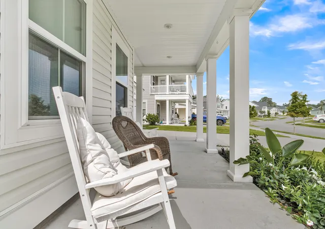 Photo 3 of Single family home for sale at 118 Red Bluff St, Summerville, SC 29483 | MLS# 26024272 | Listing updated on 2026-09-11