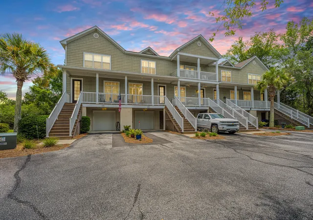 Homes for sale in Mount Pleasant, SC | 401 Kinloss Country Ln, Mount Pleasant, SC 29466 | MLS# 26018825
