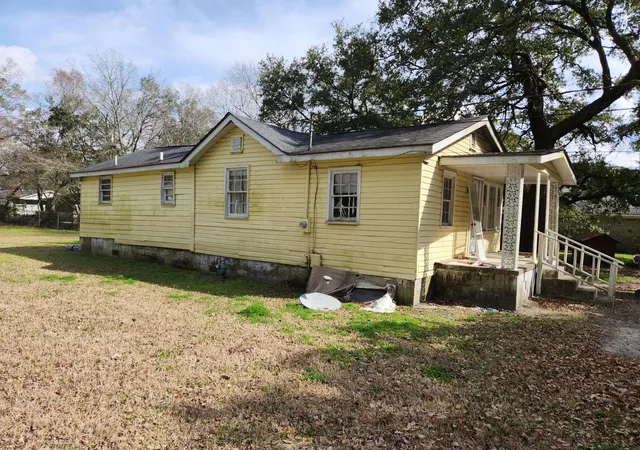 Photo 3 of Single family home for sale at 1858/1860 Taberwood Cir, Charleston, SC 29407 | MLS# 25033214 | Listing updated on 2026-08-08
