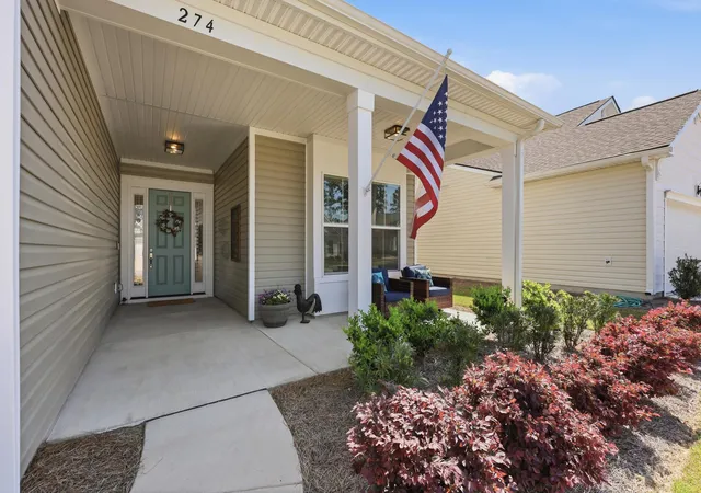 Photo 2 of Single family home for sale at 274 Tupelo Lake Dr, Summerville, SC 29486 | MLS# 26008812 | Listing updated on 2026-09-02